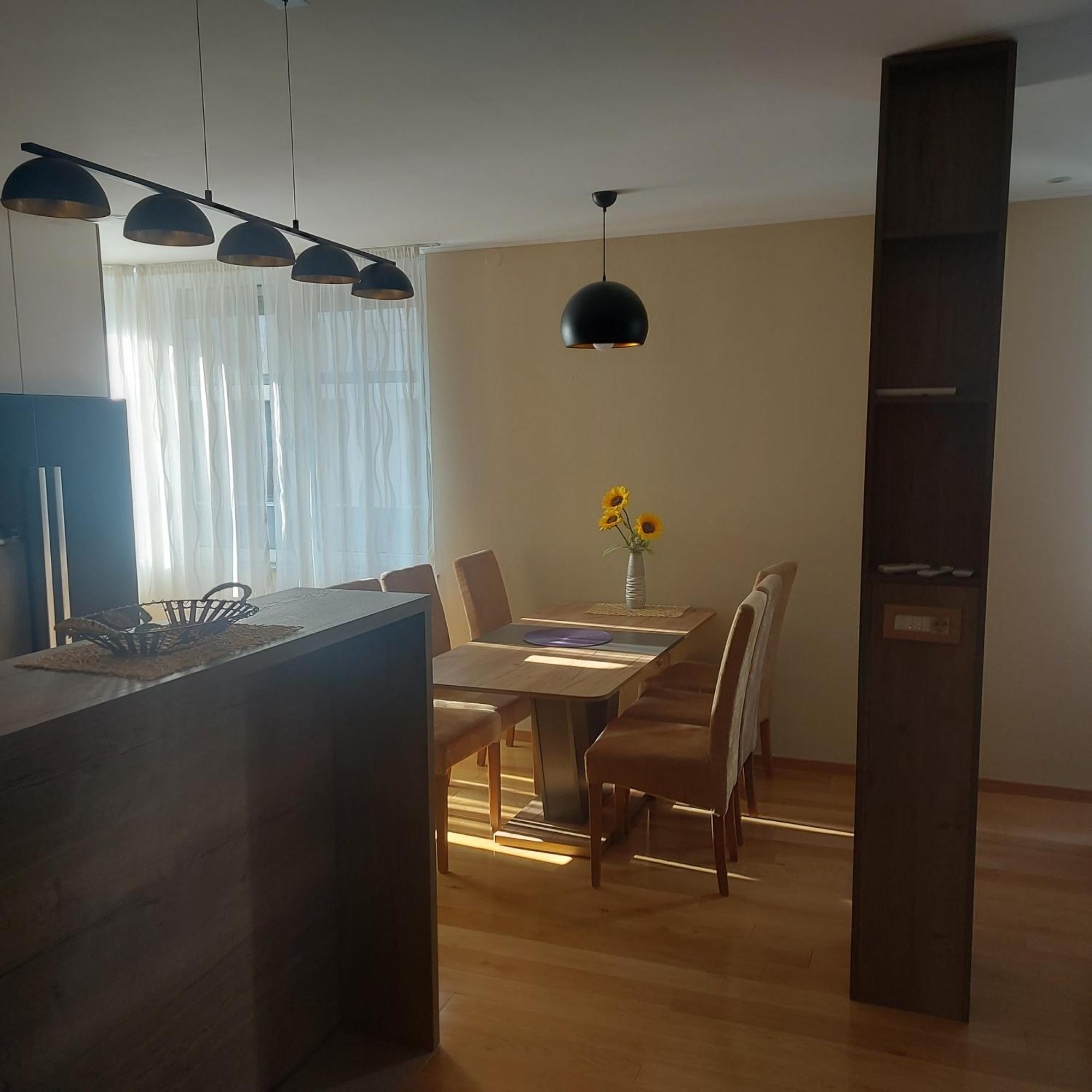 Apartman Centar Bulevar Ex Sa Garazom Banja Luka Esterno foto