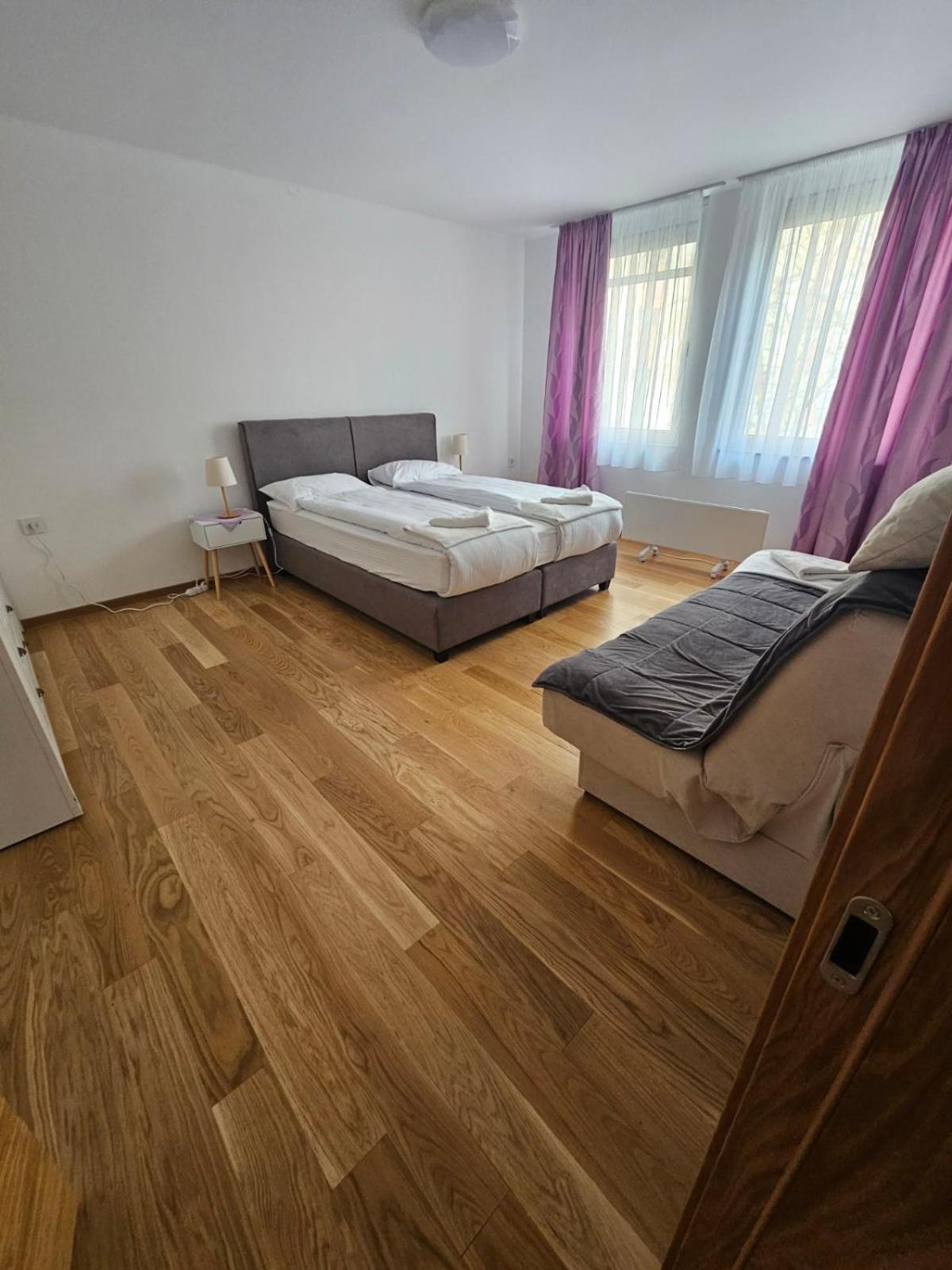 Apartman Centar Bulevar Ex Sa Garazom Banja Luka Esterno foto