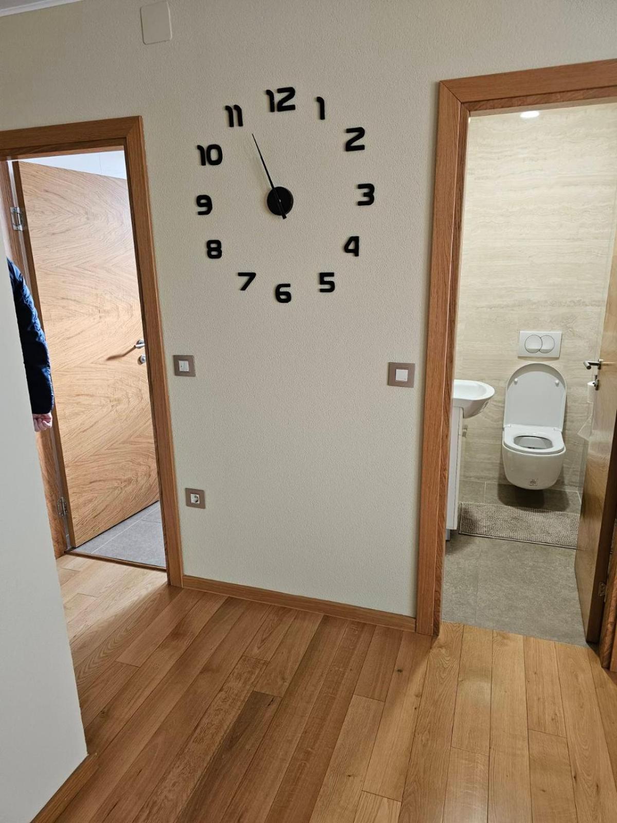 Apartman Centar Bulevar Ex Sa Garazom Banja Luka Esterno foto
