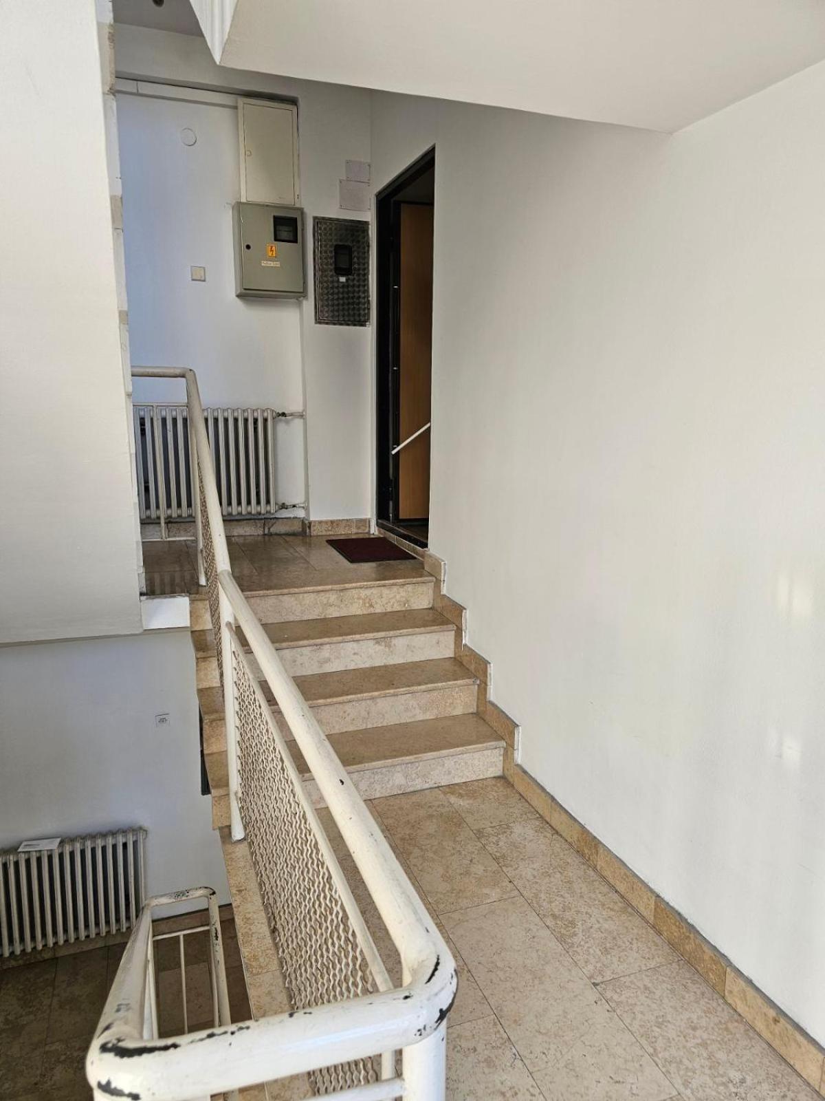 Apartman Centar Bulevar Ex Sa Garazom Banja Luka Esterno foto