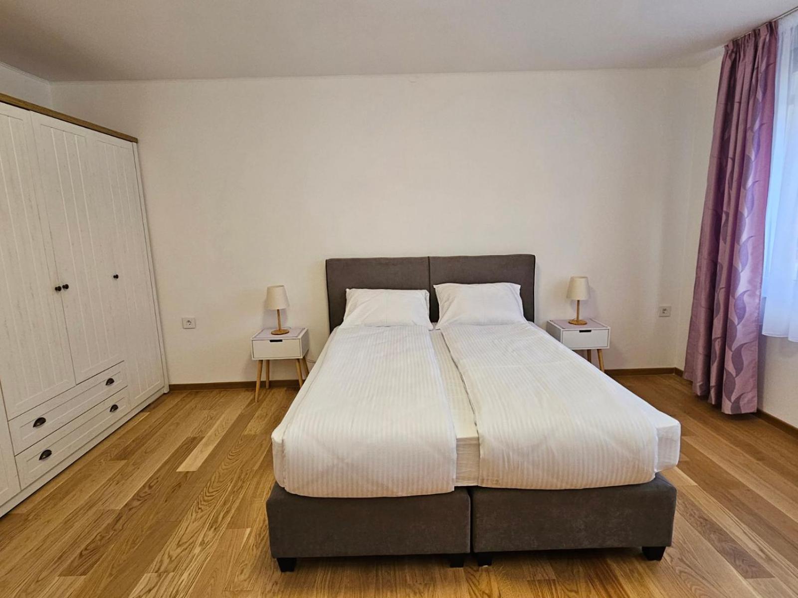 Apartman Centar Bulevar Ex Sa Garazom Banja Luka Esterno foto