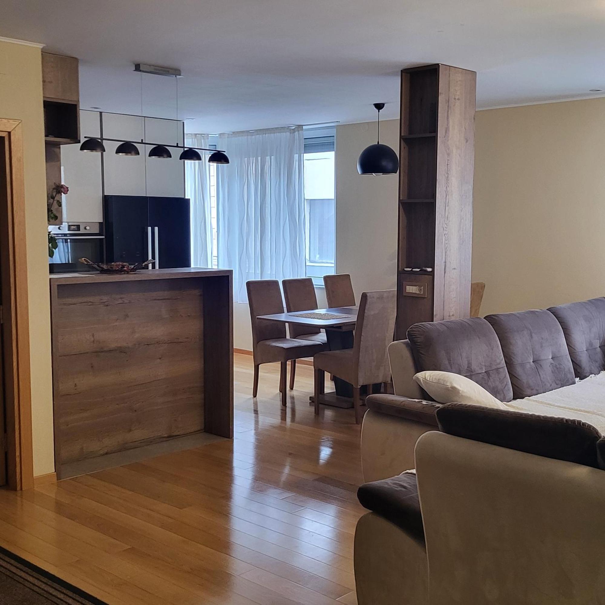 Apartman Centar Bulevar Ex Sa Garazom Banja Luka Esterno foto